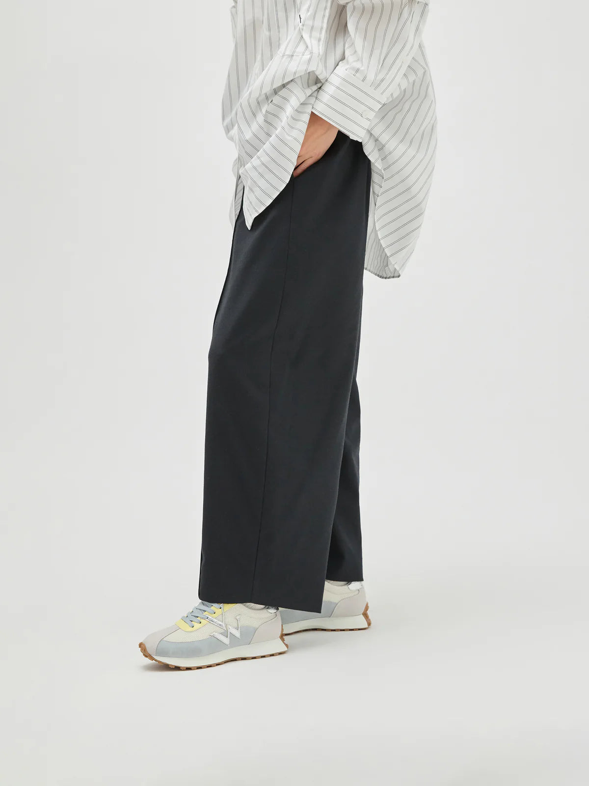 Vanessa Wu FLOW INITIALS Blue | BK2844