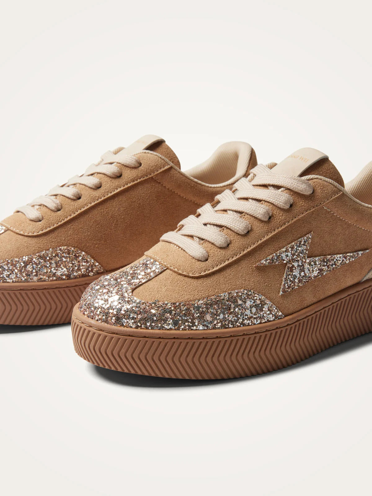 Vanessa Wu - Baskets JANE EMBLEM | Beige | BK2921