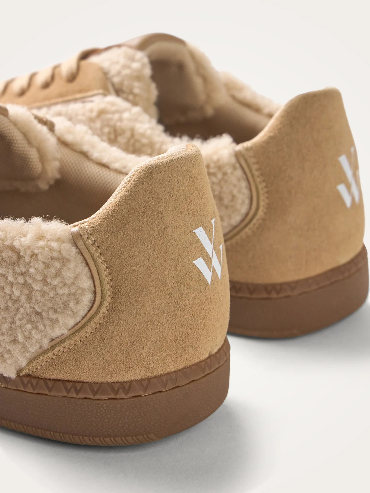 Vanessa Wu - Baskets AURA PLUSH | Beige | BK2950