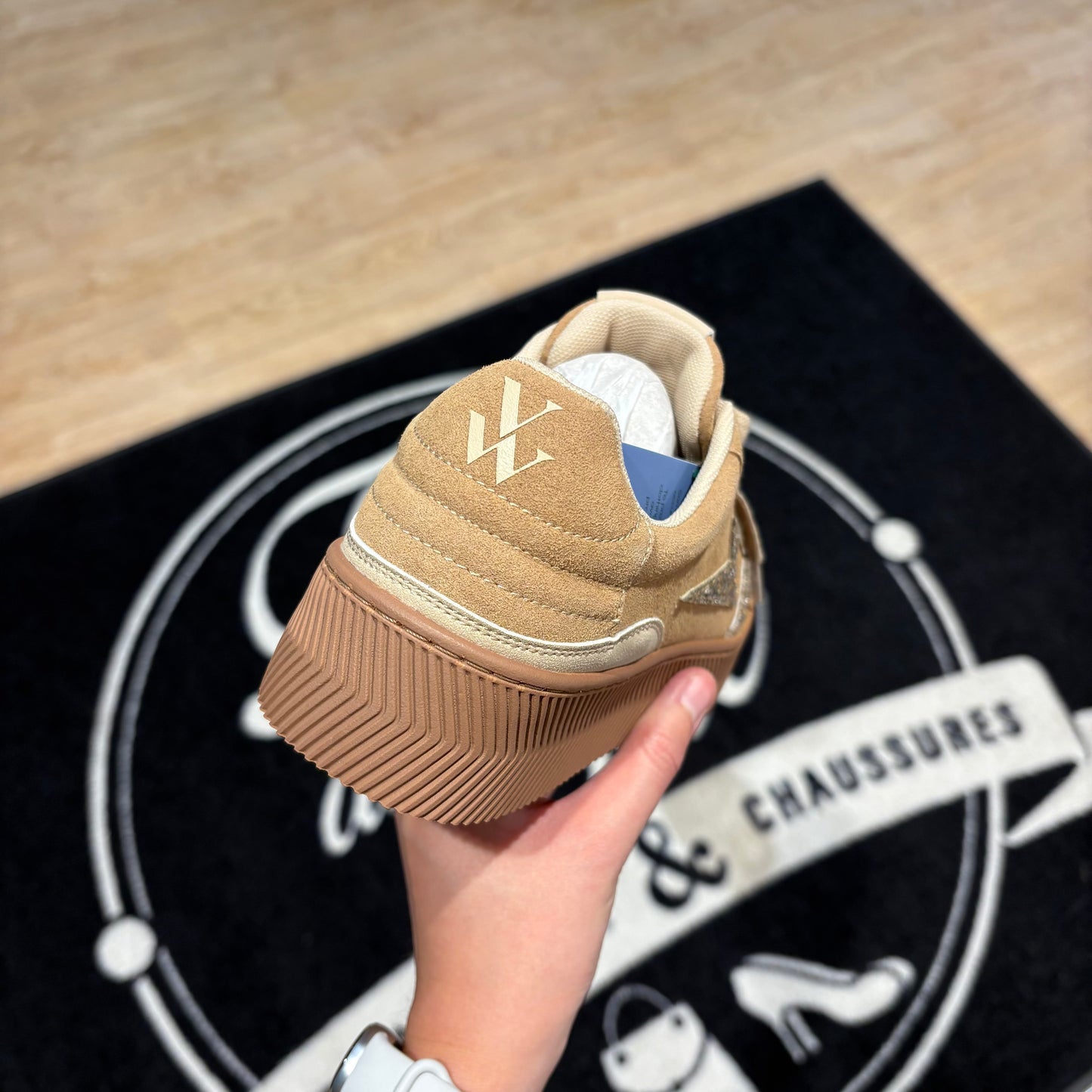 Vanessa Wu - Baskets JANE EMBLEM | Beige | BK2921