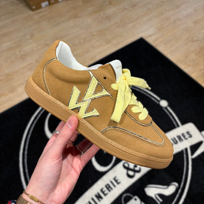 Vanessa Wu AURA INITIALS Camel | BK2837