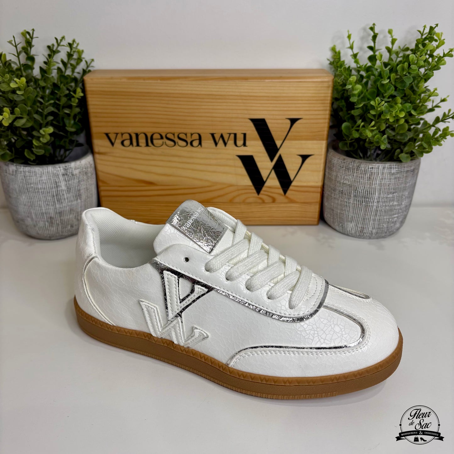 Vanessa Wu – Baskets AURA INITIALS White | BK2836